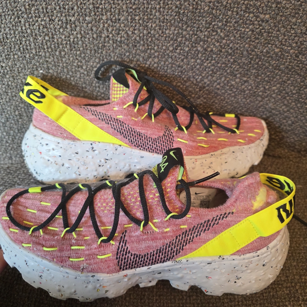 Women's Nike Space Hippie 04
